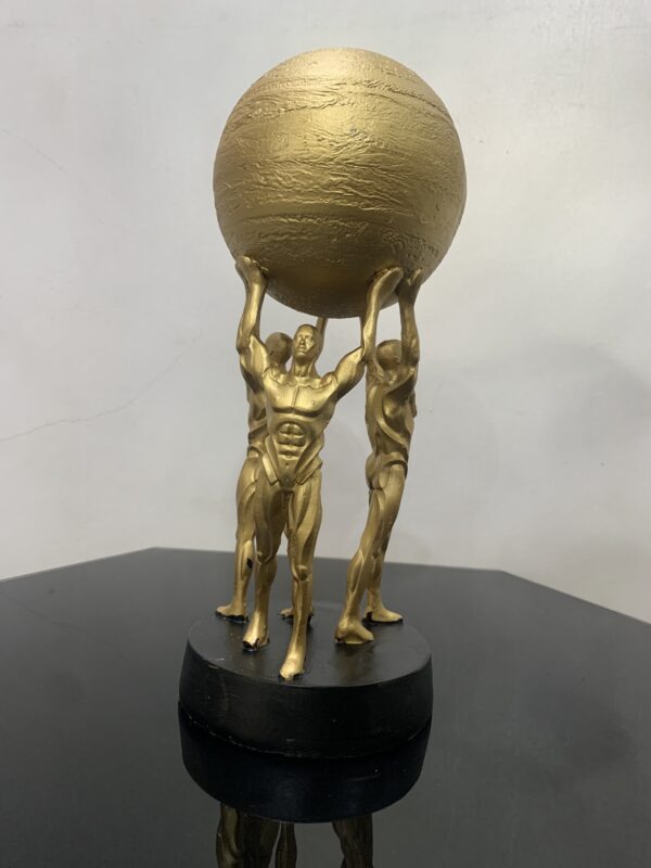 MEN CARRYING GLOBE 4202 - Image 2