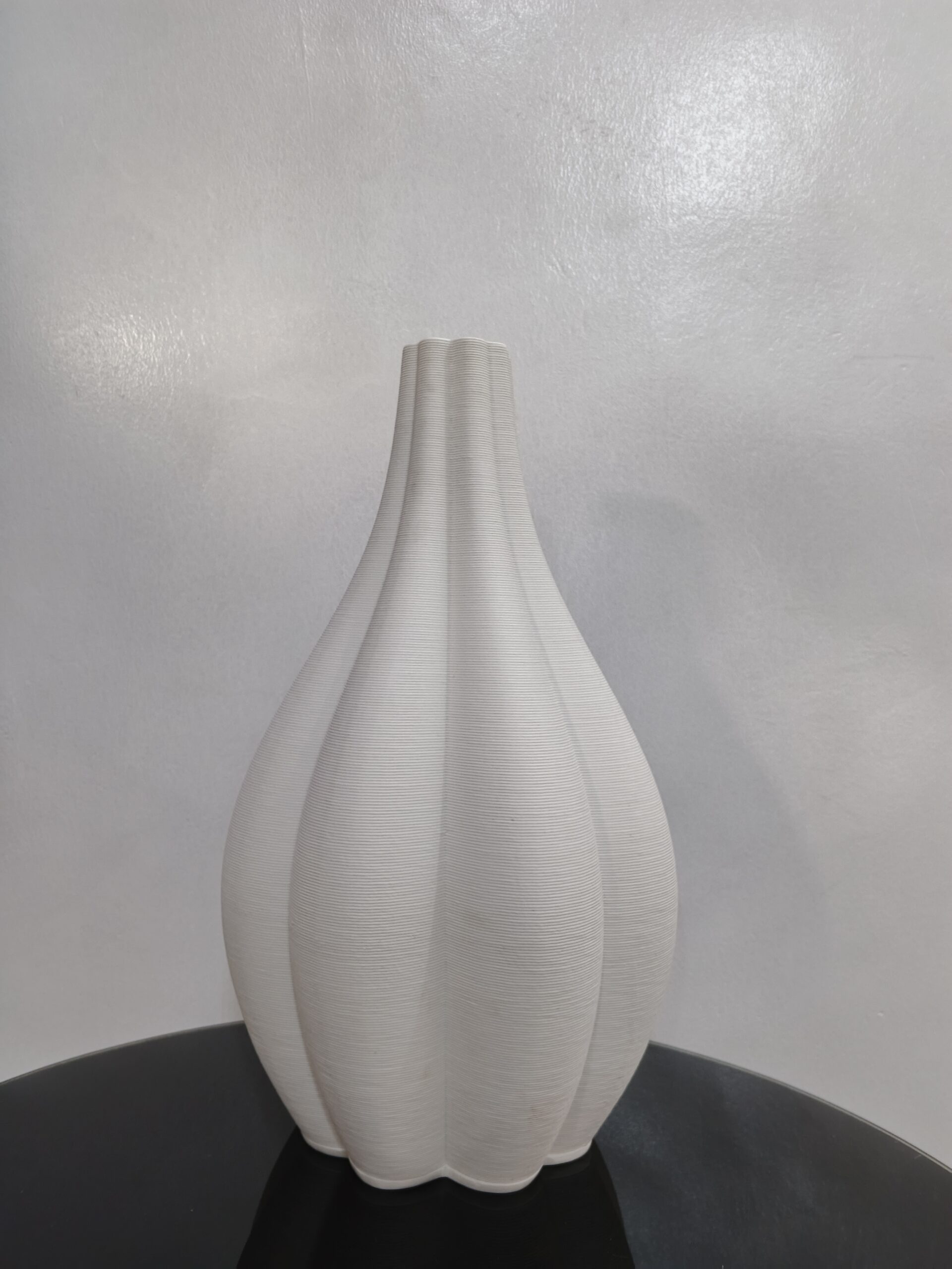 WHITE PLEATED VASE 4742