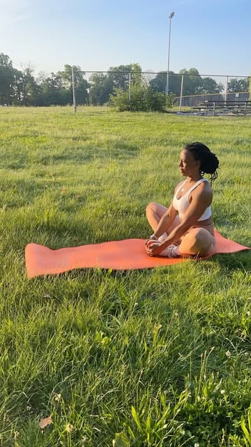 Decided to Hit the Park Up this Am ✨
.
.
20 Min Jump
Few Sets of Pull Ups & Push Ups Followed by Some Dips! 👏🏾
.
.
Gratitude is Felt Today! #Gratitude #Calisthenics #Cardio