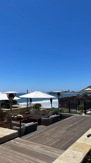 soft glam for dinner in LA ⭐️ makeup details below 

—
lashes: @minksbymarie 
brows:  @melissacab 
hair: @kaysbeautycollectionllc 
—
products: 
@nars light reflecting foundation 
@makeupbymario foundation 
@anastasiabeverlyhills cream contour 
@anast