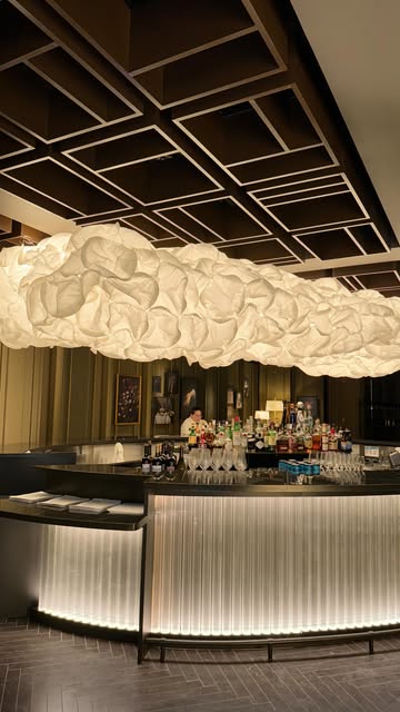 📍Hotel AKA
-Old Town Alexandria, VA 

Winter is the best season for a Staycation and my recent stay at @hotelaka.alexandria was absolutely Amazing!!

This relatively new luxurious, modern, and minimalist hotel provided an unforgettable experience, w