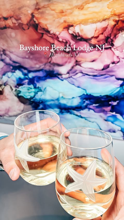 Book the Bayshore Beach Lodge NJ for your next getaway 🐚 Located in Highlands NJ, it is the perfect mix of a bright & sunny beach house with all the comfort & warmth of a lodge!✨

This 3BR + 2BA house has everything 
🛌 Sleeps 6 
🐶 Dog Friendly
🍭 