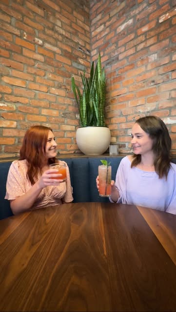 DINE & SHOP GIVEAWAY 🍽️🛍️🌸

@radiusdining has launched their new 🌸 Bloom + Grow 🌺 menu and to celebrate they want to give you the chance to try it along with a shopping spree at Joelle’s ✨

From vibrant shareables to delectable mains, indulgent 