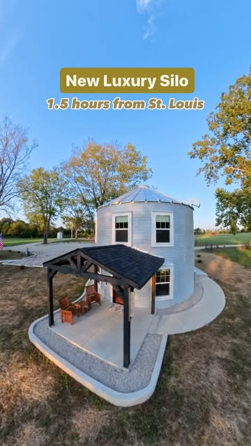 🎉Officially open!!🎉

You guys, this @sunsetatthesilos Airbnb is amazing!!! 🤩 

Sunset at the Silos 
📍20728 MO-21
Caledonia, MO 63631

3 restored silos that were once used on a farm in Arkansas to store grains and crops 😮😮 Sunset at the Silos li