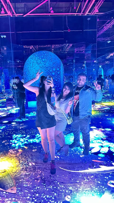 @bubbleplanetexperience is an immersive place full of bubbles! 

Step into a planet beyond your imagination with VR technology, themed rooms, fantastical landscapes, and even a hot air balloon simulator. Jump from one immersive space to the next and 