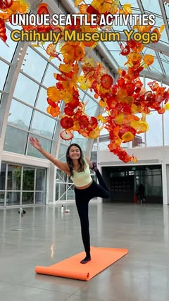 unique seattle activities pt 36: yoga at chihuly glass museum🧘🏽‍♀️@chihulygg 
📍Seattle, WA

I did the most beautiful yoga flow ever at the Chihuly Garden and Glass Museum! It was such a dynamic, yet grounding practice with views of the beautiful g