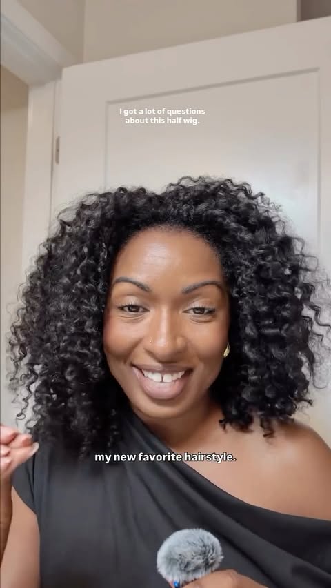 details: @iseehairbeauty afro curly half wig - 18 inches (i cut it a lil bit) - 250% density 

i’ll do a full wash day routine next week! 

——
#halfwig #naturalhair #naturalhairstyles #scalpsensitivity #naturalwig #protectivestyle #blackgirlhair #nat
