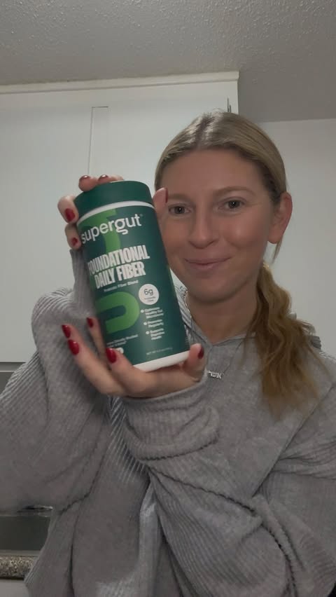 I’ve partnered up with @supergut & @tiny.health for their 30 day challenge🤩

For my first day, I have decided to take you with me throughout my day while incorporating Supergut into my routine. My first day of starting I have a jammed pack day while