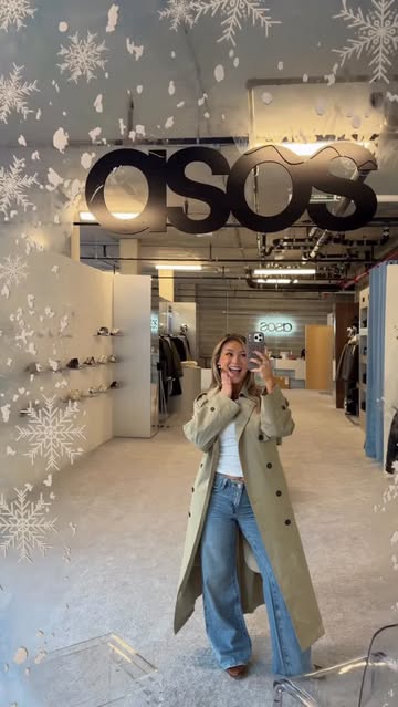 Can you believe @asos is in NYC?! Make sure to check out the holiday pop up from December 5th to the 21st at 182 Spring St! #ad #asospartner #holidaypopup #nycpopup