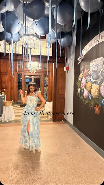 ✨🫖 Dearest Gentle Reader…
Last night was pure Regency-era magic at a Bridgerton-inspired content event hosted by The Content Social STL. Truly, every detail was planned to perfection.

From florals to favors to vibes, this event was a dream from sta