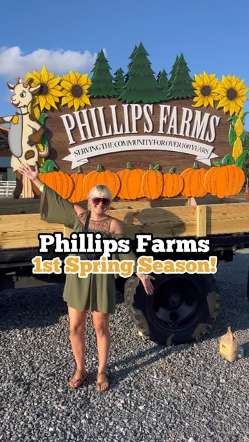 🌸Did you know @phillipsfarmsofcary is now open on Saturdays for their very first Spring season?!

🚜It’s the perfect time to come enjoy your favorite activities on the farm, grab a @localdonutsnc or brisket burger from @dampfgoodbbq , and enjoy a ri