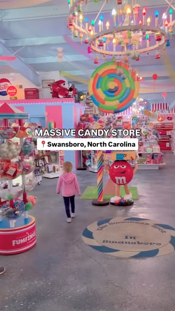 🍬Candy lovers save this post because @candyedventure is a MASSIVE one stop shop for all your favorite sweets near the📍Crystal Coast! 

We always have to stop through Swansboro every time we make a visit to the beach, which means a stop at the candy