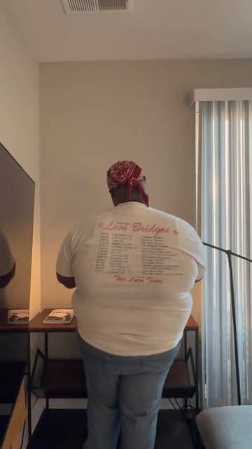 A Day in the Life of a 31-Year-Old Loving Himself
.
.
#selfcare #workout #skincareroutine #lifestyle #minimalistfashion #explorepage #menswear