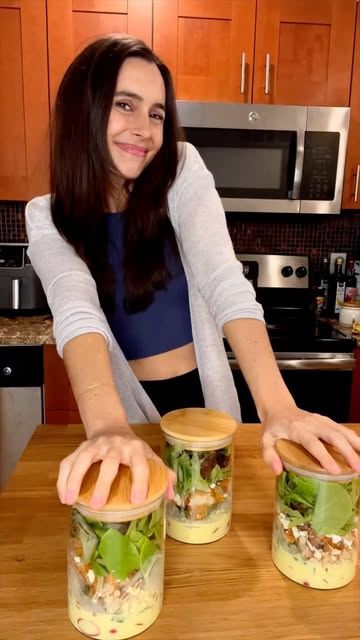 🍯🥗 Honey Mustard Chicken Salad Jars 

For the homemade honey mustard dressing:

1/4 cup plain Greek yogurt (optional)
1/2 cup yellow mustard
1/2 cup raw honey 
1.5 tbsp lemon juice 
water to thin out to desired consistency

For the salads: 

cherry