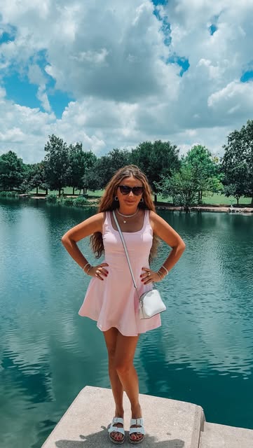 Sunny ☀️& hot 🥵 day in Mueller Lake Park 🖼️
I spotted tanning turtles 🐢😍

📍Austin, TX
My dress 👗  @popflex_active 

✁………………………………………………………………
#travelwithherstyle  #Popflex #popflexactive #popflex_active #atx #trueaustin #texascontentcreator #au