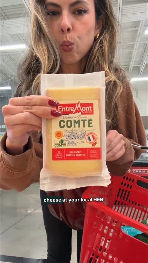 The ultimate cheese and charcuterie board brought to you by my faves @heb and @entremont_america, a rich & nutty Comté cheese directly from the French mountains that you can find in the deli section at H-E-B! 🛒❤️🧀

This whole cheese and charcuterie