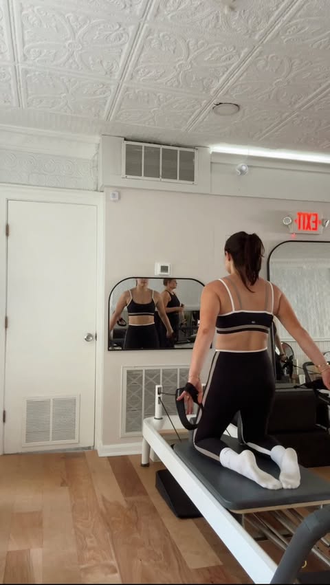 A glimpse into the @pilatesacademyinternational Reformer I & II training led by master trainer @movementwith_jill at the gorgeous @kink_pilates studio✨

I completed both Reformer and Mat Pilates training with @movementwith_jill. I continue to learn s