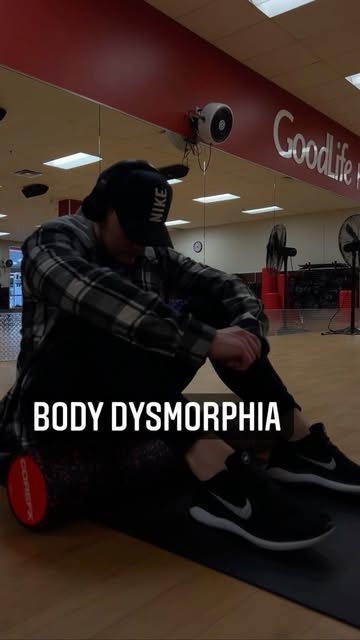 I just wanted to be really vulnerable for a second.. I battle with these feelings all the time. It’s normal to feel this way but it’s up to you to fight back against these negative feelings. 

You’re not alone 🖤

- 
-
-
-
-
-
-
-

#Fitnessmotivation