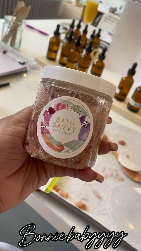 Bath Savvy In Ferndale Mi 📍 Such a nice place with great customer service ! ADD IT TO THE BUCKET LIST ! 🥳

Thanks to @detroitbloggerscollective AND @detroitfinds313  for the invite ! 🥳🥳 

#bathcrubs #blackownedbusiness #bodyoils #bodybutter #girl