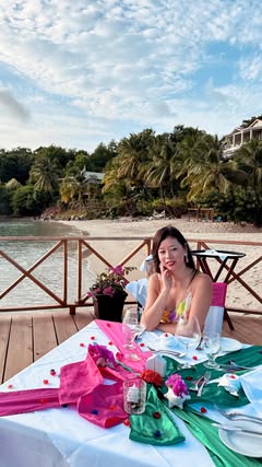 🌺 Make every moment count 🌺

I’ve been to boutique hotel @CalabashCoveStLucia three times and every time I fall in love deeper with this place. It’s a secluded slice of paradise filled with flowers, birdsong, Caribbean breeze and dramatic sunset vi