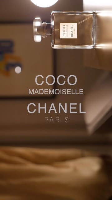 I absolutely love Coco Mademoiselle by Chanel — it’s one of those timeless fragrances that instantly makes you feel confident, elegant, and effortlessly chic.
This scent opens with fresh, vibrant notes of orange and bergamot, followed by a heart of d