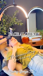 ✨GIVEAWAY✨‼️I’m partnering with @facealchemy to giveaway 1 microneedling treatment‼️😍 Microneedling uses tiny needles to stimulate collagen production & improve skin texture and tone! 🤩
.
.
💚✨Face Alchemy is a new med spa right on Mercer Street in