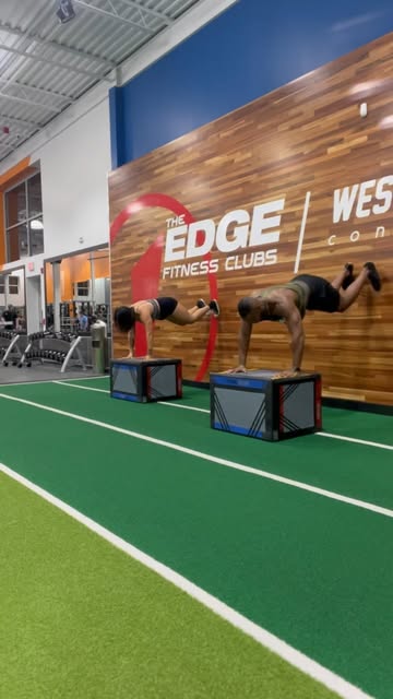 When @dellikethepc comes to your gym and is like, “Liv, let me see somethin’ real quick”…lol

Dell, what amazing energy you have and our gym session was freakin’ awesome.
Thank you so much for a killer workout, I was sweatin’ yall 😂. 
It started wit