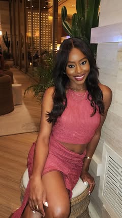 Dance even when everyone around you isn’t….
In a world full of misery, hang on to your beautiful smile 💕

#justagirl