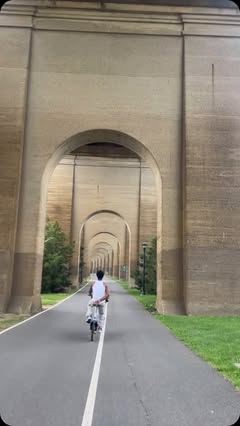 NYC has so many beautiful and unique corners - I can’t wait to see more. #dateideas #dateidea #bikeriding #bikeriders #thingstodoinnyc #nycdateideas #randallsisland