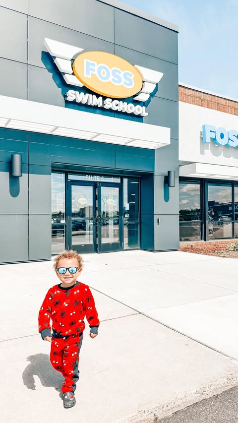 Summer enrollment is now open!!! Go get your kiddos signed up! Use code DAVIS637 during enrollment to save $💙🐠 @fossswimschool 
•
•
#swimlessons #swimming #fosspartner #fossswimschool #applevalleymn #applevalley #toddler #toddlerlife #toddlerswimmi