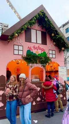 Christmas Markets Schedule Below. 
Follow me for more such content in montreal @__shivanibansal__ 

The Christmas magic is almost here, Montréal! ❄️From sparkling lights to cozy cafés and festive markets, the city is transforming into a winter wonder