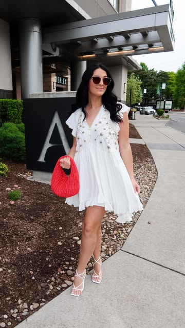 Had a mini Nashville staycation last night & got to try out @henleynashville 💫 the vibe and food were 10/10! My zero proof cocktails were also surprisingly sooo tasty🍸 if you’re staying at the @aertsonhotel hotel I def recommend taking dessert up t