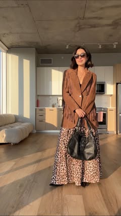 in case you’re stumped on styling fringe or suede, I’m diving into a few foolproof ways 🐆🤎 part 2 loading… 

 
#pintereststyle #pinterestfashion #suedejacket #winterfashion