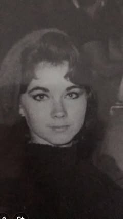 Doing my mom’s makeup is my favorite way to connect with her.  She’s living with advanced dementia, and while she may not always remember, these little beauty moments bring us both so much joy. 💄💕

As women over 40, we know beauty isn’t just about 