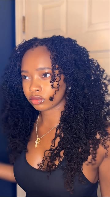 Day 1/30 How to Do Loc Knots🖤 

Yes, you read that correctly. 30 days of some of my favorite hairstyles, tips on things that have worked for me the past 16 years, & more! 

Don’t forget to come back daily for new posts 🥰 

#sisterlocks #sisterlocs 