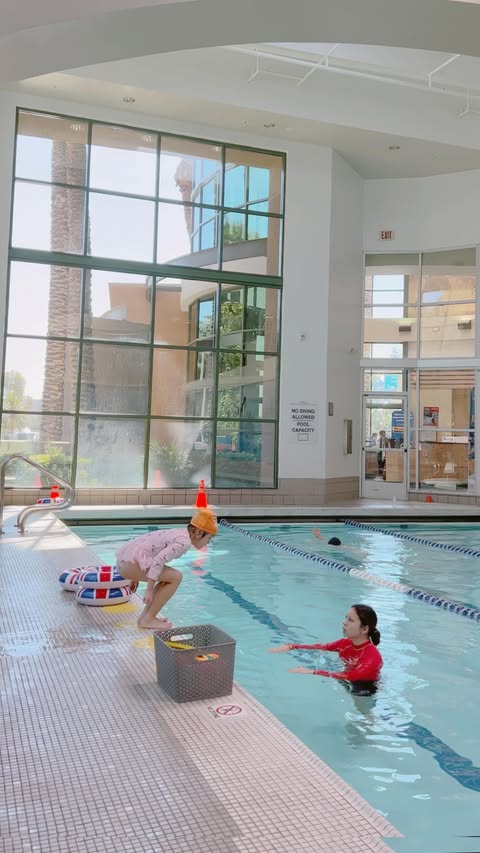 A milestone moment! Watching my girls take their first swim lessons at  @britishswimschool has been an incredible experience. I was worried they might be scared, but guess what? They absolutely loved it! 

The instructors here are not just amazing bu