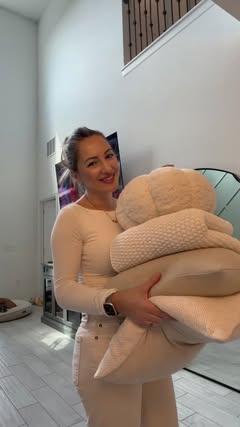 Cozy vibes, modern style ✨ This Belffin sectional isn’t just comfy it’s safe for animals 🐾 and comes with washable covers. Perfect for lounging, snuggles, and everything in between. 🛋️💛

🔗 link in bio! 

#ElevatedLiving #PetFriendlyHome #Washable