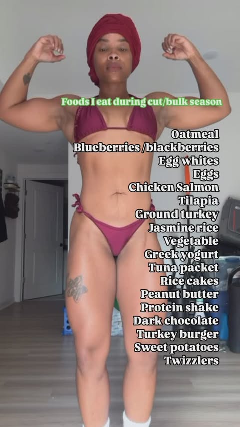 Cutting Vs Bulking

✨Cutting involves reducing body fat percentage while maintaining muscle mass, achieved through a caloric deficit, increased cardio, and strength training. This phase enhances definition, boosts athletic performance, and improves o