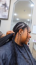 Shout out to the braiders who don’t fold on you, are on time for your appointments, don’t try to reschedule or rush work 💕🫡

I recently got my hair done by a Philly breeder, and my appt exceeded my expectations ❤️😍

 If you want a cute protective 