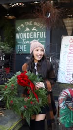 @laserragardens has to be the cutest Christmas in all of New Jersey! ❤️ The whole shop is decked out for the holidays and they have perfect holiday decor and gifts ideas for friends and family. Don’t forget to stop at @laserragardenscafe before you f