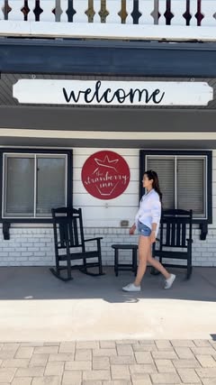GIVEAWAY 🥰🍓

I did a solo trip last week to Strawberry, Arizona and visited @thestrawberryinn!

If you’re looking for a quick getaway or haven’t been to Strawberry, I’m doing a giveaway for a one (1) single-night airstream stay*!

How to enter
- fo