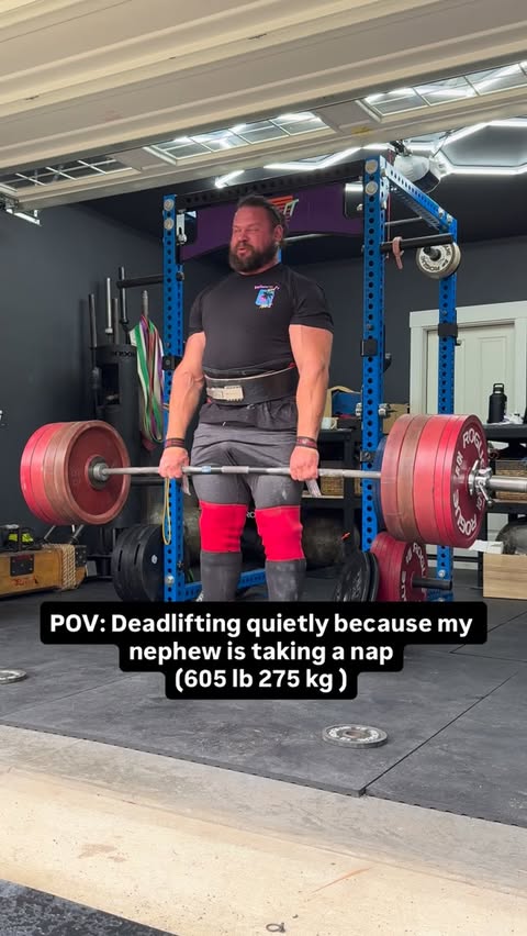 605 lb | 275 kg shhhhh nephew is sleeping 🛌 

@cerberus_strength (code DADDYMARTY)
