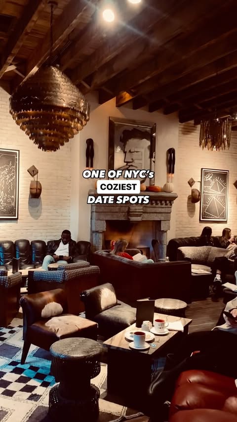 One of my favorite cozy date spots for the cooler months: The Lobby @ludlowhotelnyc! They have a working fireplace, which is rare in NYC & great cocktails & bites. The seating is first come first serve lounge seating that makes this the ultimate cozy