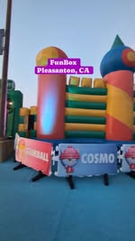 We visited @funbox the world's biggest bounce park at their 📍Pleasanton CA location, for a second time! And our daughter had so much fun! This time we went later in the evening for their glow up event. Some of their playing areas include slides, a m