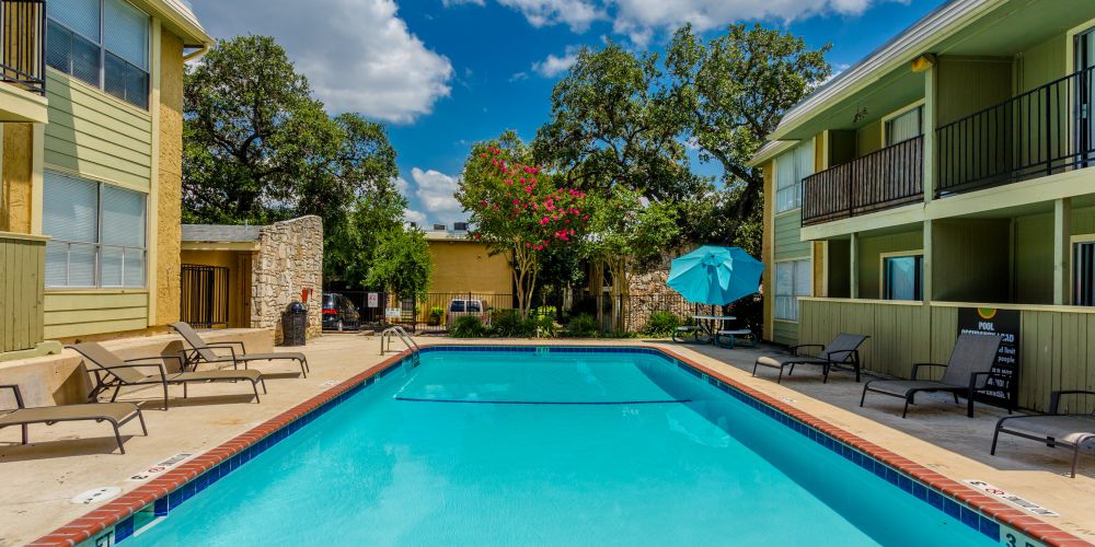 Oak Creek Apartments in San Antonio Call for Specials