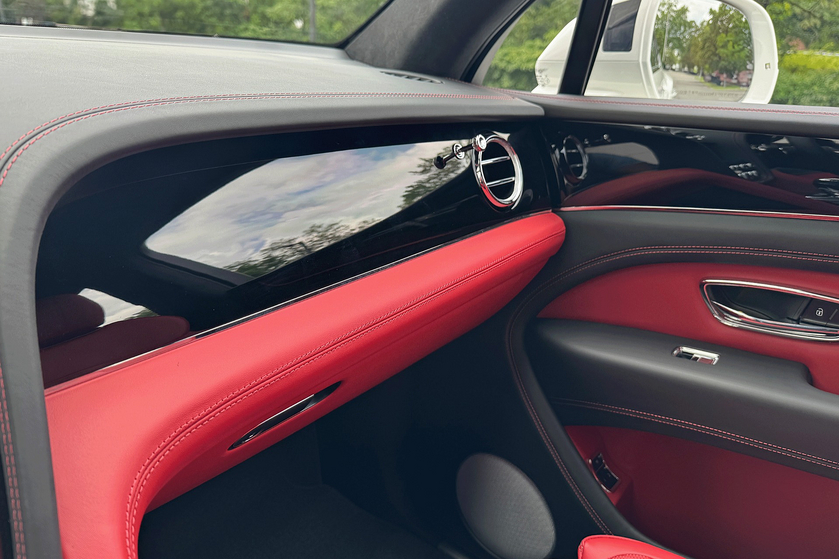 2025 Bentley Bentayga V8