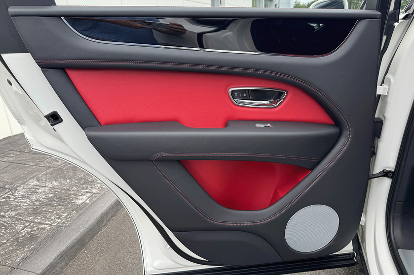 2025 Bentley Bentayga V8