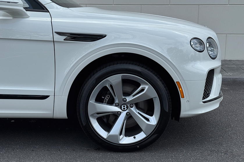 2025 Bentley Bentayga V8