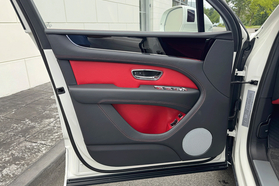 2025 Bentley Bentayga V8