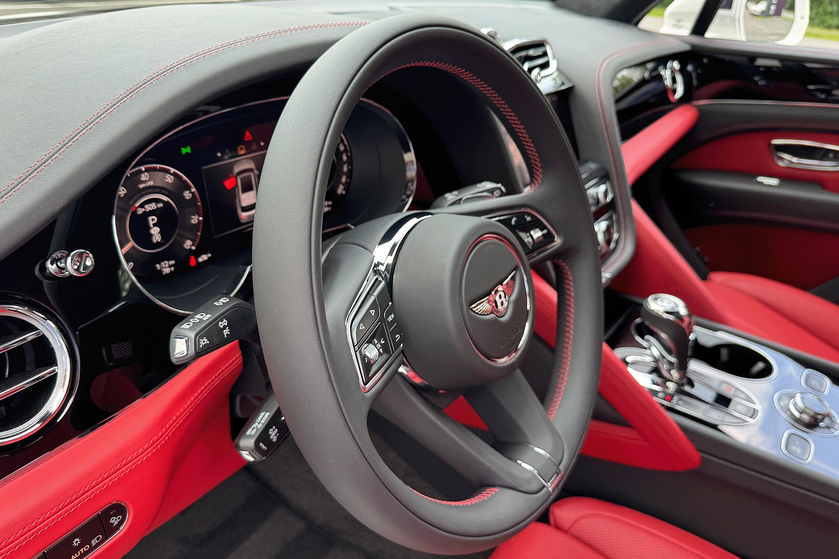 2025 Bentley Bentayga V8